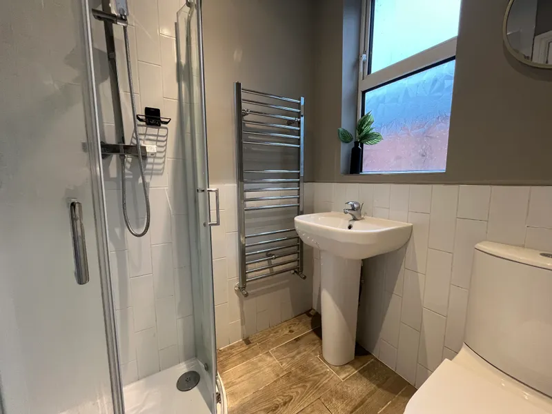 Modern 6 Bed + 2.5 Bath Student House // Jul 2026 - Image 15